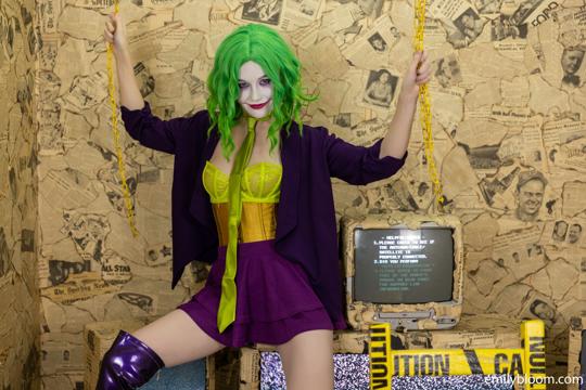 Emily Bloom in Emily Bloom set Joker