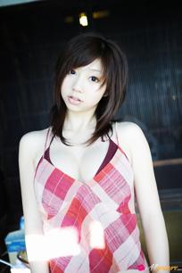 Maya Koizumi in All Gravure set Crombie