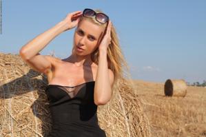 Brigitte in Photodromm set The Harvest