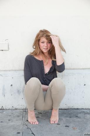 Jessie Andrews in Zishy set In The Fashion Model