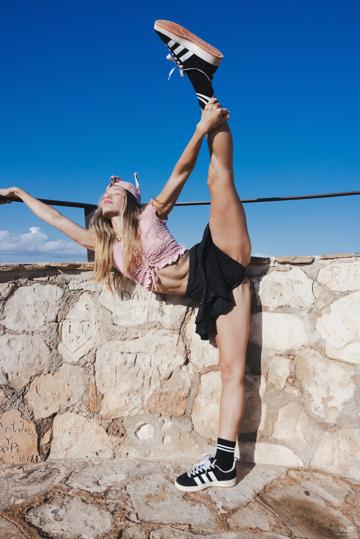 Irene Rouse in Watch 4 Beauty set Sexy In A Cap