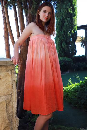 Felicia Vina in Rylsky Art set Atheani