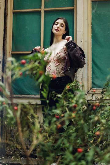 Marion Summers in Metart set Whimsical Vibe