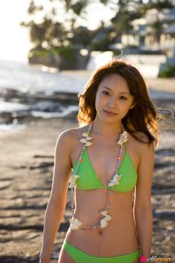 Ai Takahashi in All Gravure set Beach Renewal