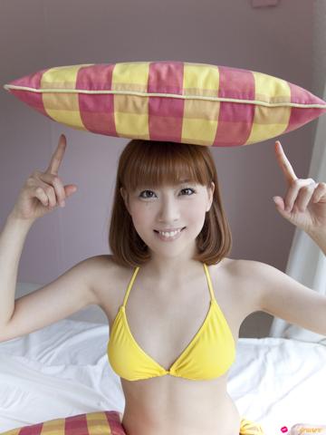 Satomi Shigemori in All Gravure set Candy Banana