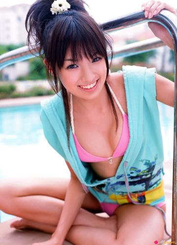 Akina Minami in All Gravure set Angelic Smile