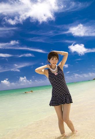 Moe Amatsuka in All Gravure set Blue Skies