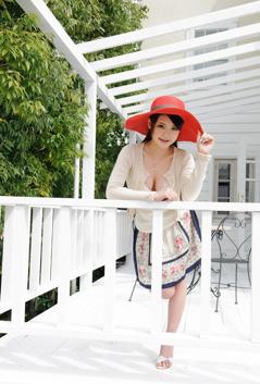 Kana Tsuruta in All Gravure set Girl In The Red Hat