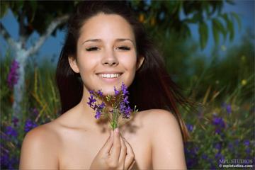 Alma in Mpl Studios set Violet